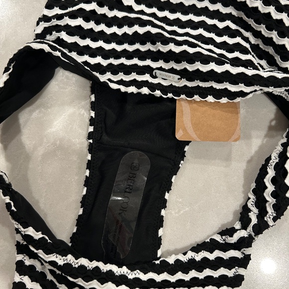 BERLOOK Black & White Geometric Textured Bikini - Picture 7 of 8